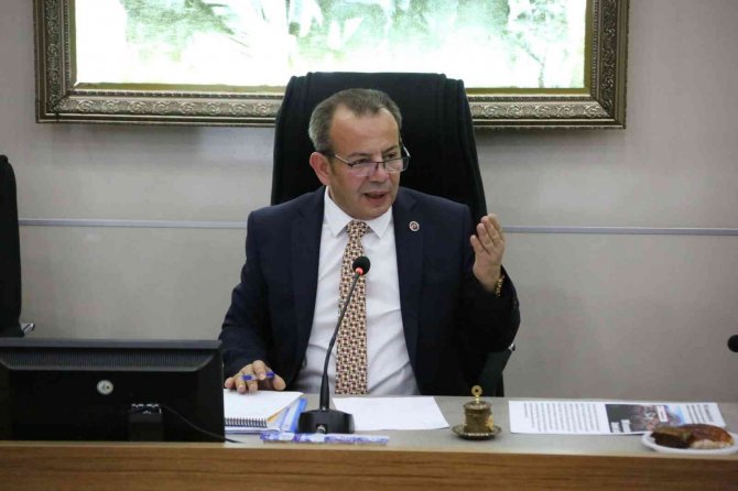 Chp’den İhraç Edilen Tanju Özcan Beraat Ettiğini Açıkladı