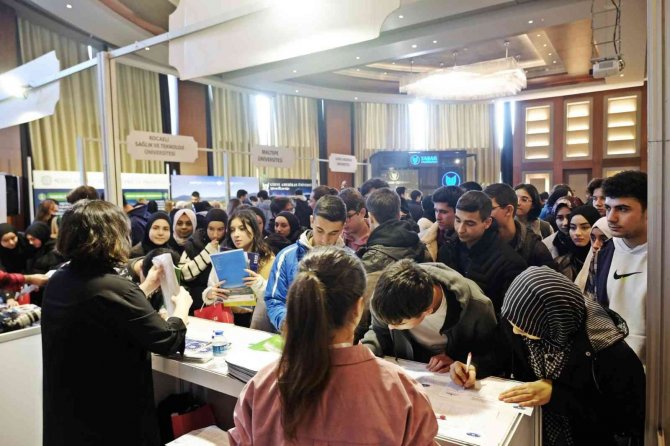 Üniversite Yolunda Busmek’le Tam Yol İleri