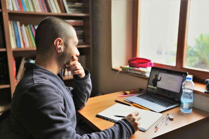 Öğrenciler Millet Kıraathanesi’nde Buluşuyor