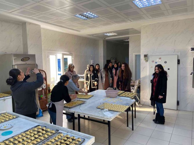 Kadınlar ‘Üretimin Gücü Birleşiyor Projesi’ İle Teknik Geziye Çıktı