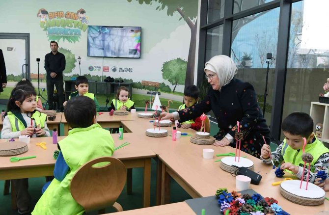 Emine Erdoğan: "Geleceğimiz Emin Ellerde"