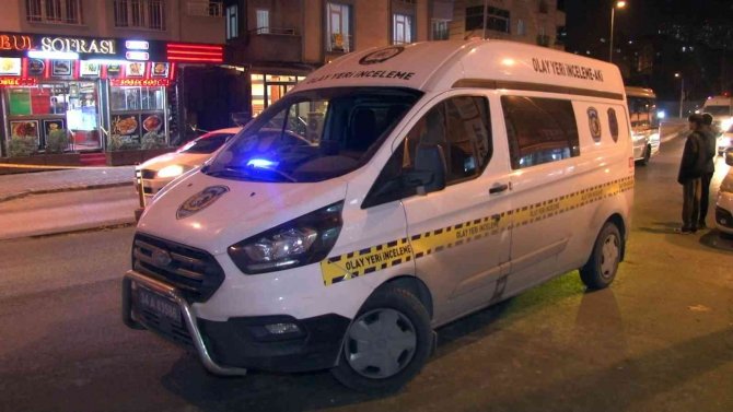 Esenyurt’ta Silahlı Saldırı: Restorana Sığınan Genç Bacağından Yaralandı