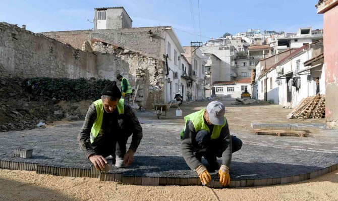 Eski Kuşadası’nın Tarihi Dokusu Sağlıklı Alt Yapı İle Buluşuyor