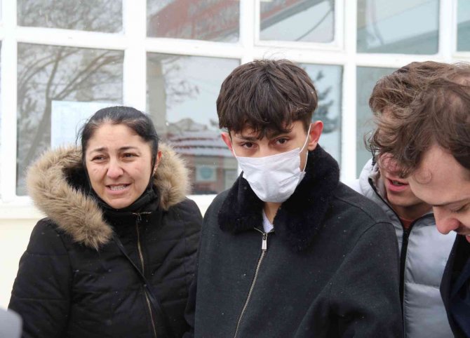 İ̇kinci Kadir Şeker Davasında Mahkeme Eşini Ve Kızını Bıçaklayan Sanığın Akıl Sağlığının Araştırılmasını İstedi