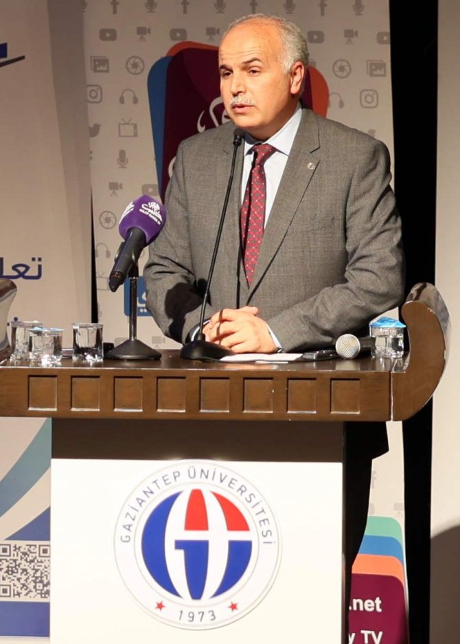 Gaün’de Düzenlenen Sempozyumda İ̇slam Ve Kardeşlik Vurgusu