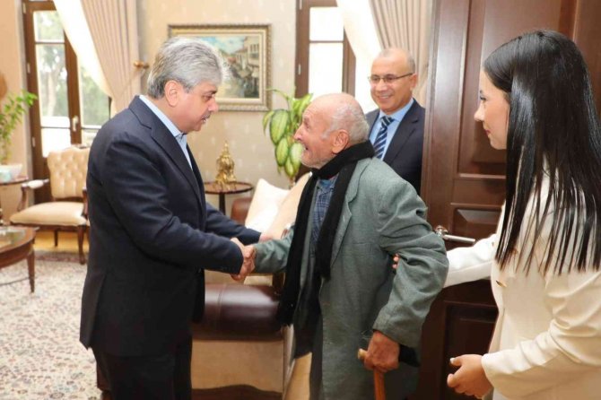Vali Doğan: "Büyüklerimizin Yanında Olmaya Devam Edeceğiz"