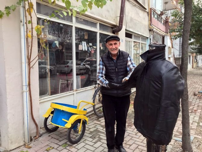 Yok Olmaya Yüz Tutan Mesleği Yarım Asrı Geçkin Süredir Yapıyor