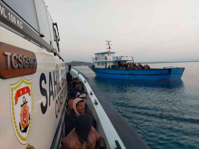 İ̇zmir’de 50 Göçmen Kurtarıldı, 155 Göçmen Ve 3 Göçmen Kaçakçısı Şüphelisi Yakalandı
