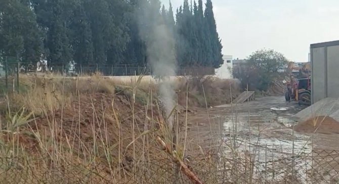 İ̇zmir’de Doğal Gaz Ana Dağıtım Borusu Delindi, Büyük Panik Yaşandı