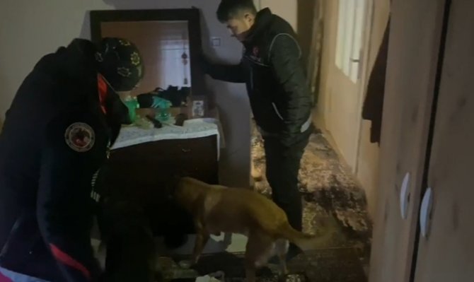 İ̇zmir’de Yakalanan Uyuşturucu Taciri Tutuklandı
