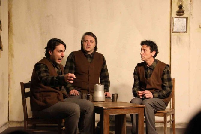 Geleceğin Tiyatrocuları İ̇zmit’te Yetişecek