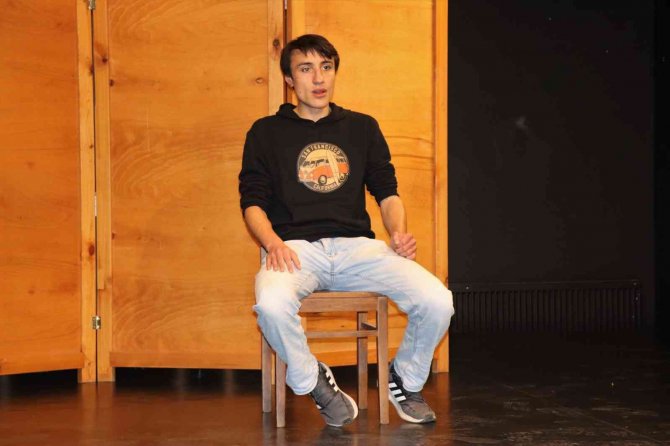 Geleceğin Tiyatrocuları İ̇zmit’te Yetişecek