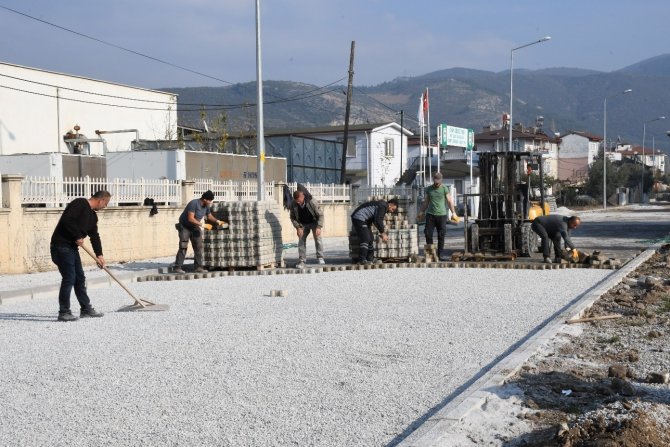 İ̇znik’te Merkezden Taşraya Çalışmalar Sürüyor
