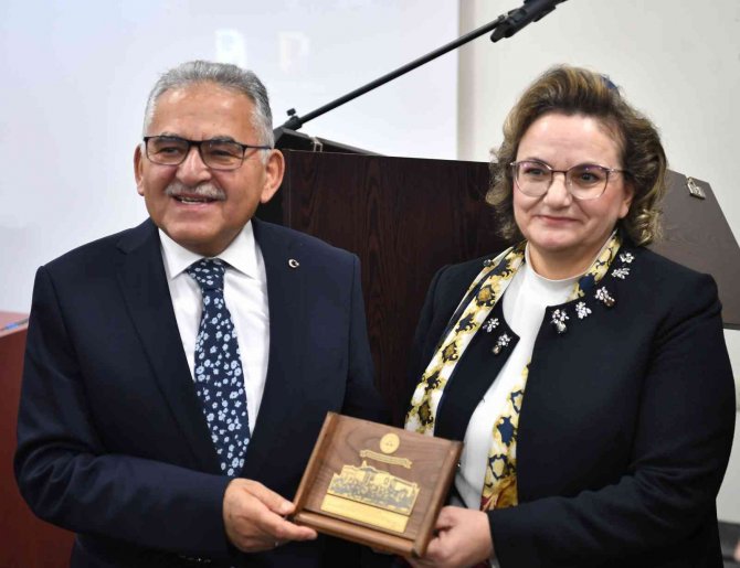 Başkan Büyükkılıç’tan ‘İnsan Hakları’ Vurgusu