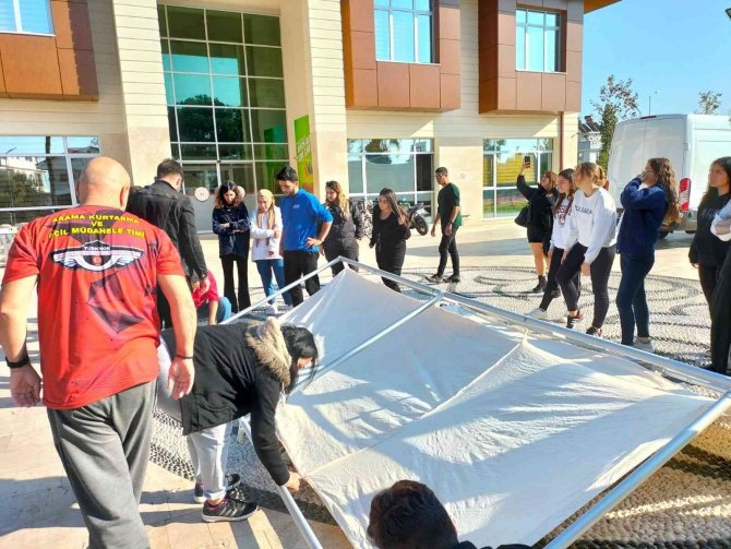 Köyceğiz’de Kızılay Gönüllülerine Çadır Kurulumu Eğitimi Verildi