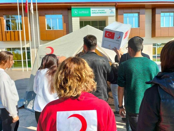 Köyceğiz’de Kızılay Gönüllülerine Çadır Kurulumu Eğitimi Verildi