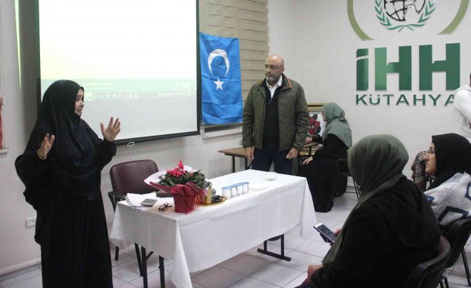 Kütahya’da ’Soykırımın Adı Doğu Türkistan’ Konulu Söyleşi