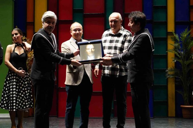 Süt Kardeşler Adlı Oyun Bilecik’te Sahne Aldı