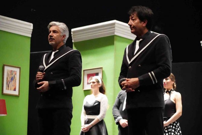 Süt Kardeşler Adlı Oyun Bilecik’te Sahne Aldı