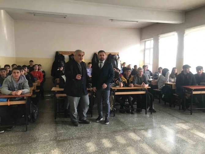Meslek Lisesi Öğrencileri Destekler Konusunda Bilgilendiriyor