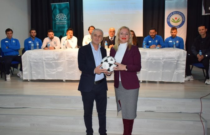 Nilüferli Futbolcular Öğrencilerle Deneyimlerini Paylaştı