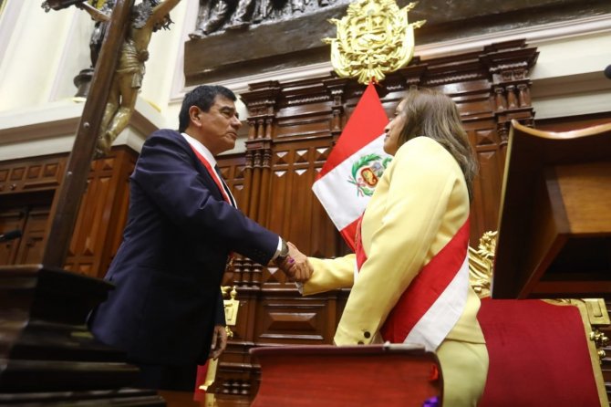Peru’da Pedro Castillo’nun Görevden Alınması Sonrası Ülkenin Yeni Başkanı Dina Boluarte Yemin Ederek Göreve Başladı