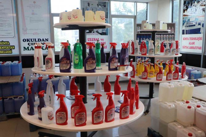 Fabrika Gibi Lise: 50 Farklı Hijyen Ürünü Üreten Liseden 5 Milyon Tl Ciro