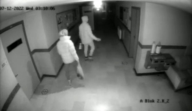 Okuldan Bağış Kutusunu Çaldılar, Bozuk Paraları Akaryakıt İstasyonunda Tümlettiler: O Anlar Kamerada