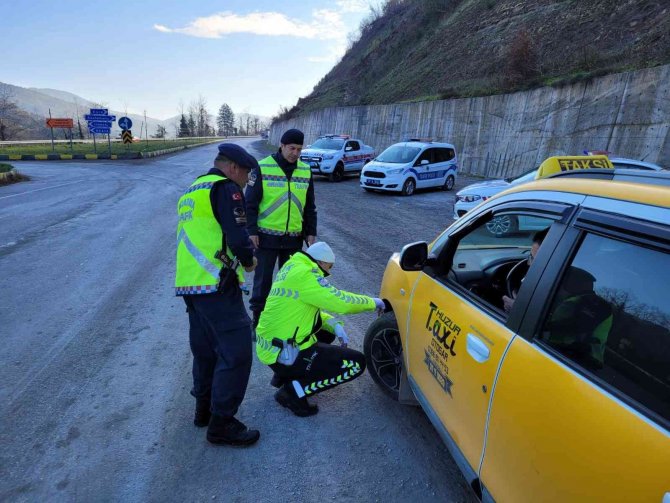 Kastamonu’da Kış Lastiği Denetimi