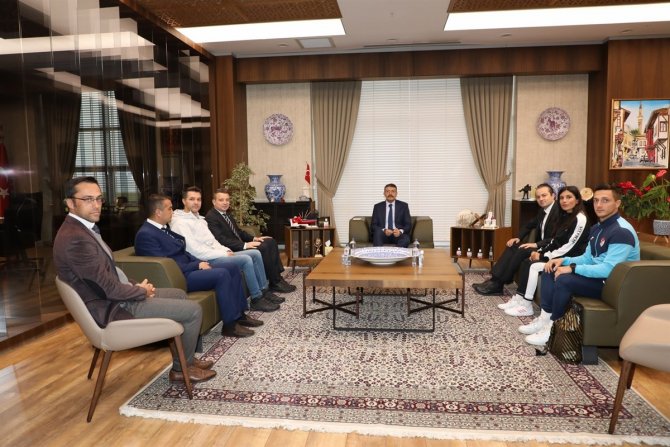 "Hakemlerimizin Yanındayız"