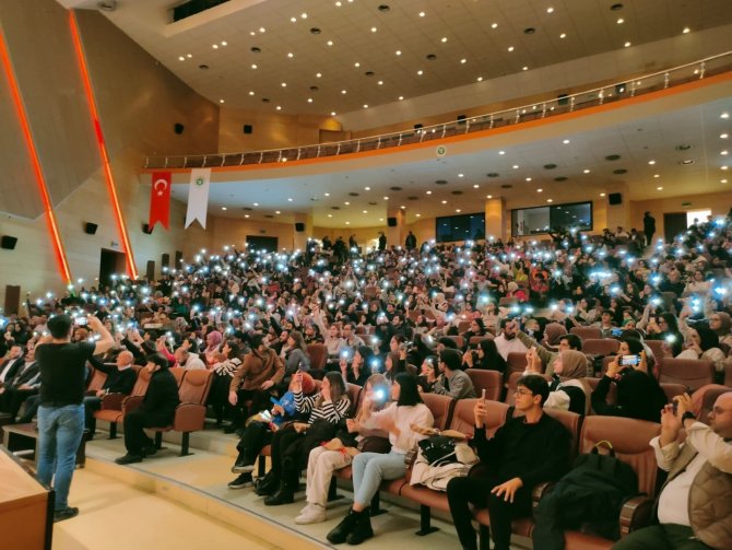 Yaklaşan Finaller Öncesi Yeşilçam Vokal Grubu Konseriyle Moral Buldular