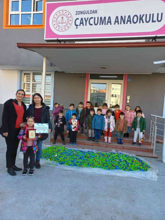 Mavi Kapaklarla Kocaman Mutluluklara Vesile Oldular