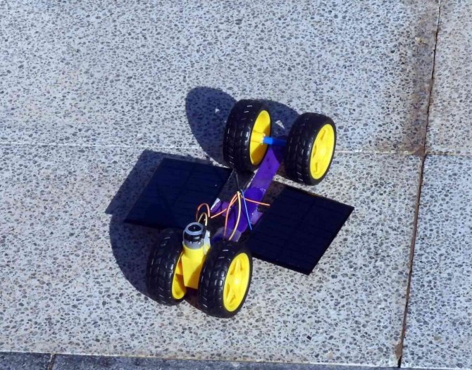 Bilim Merkezi’nden Solar Enerjili Oyuncak Araba Tasarımı