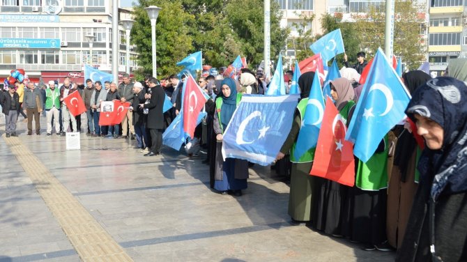 Doğu Türkistan’daki Çin Zulmüne Kınama