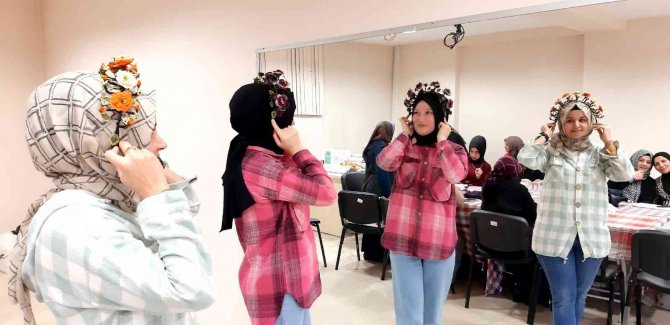 Yöre Halkının İğne Oyalarını Gün Yüzüne Çıkarıyorlar