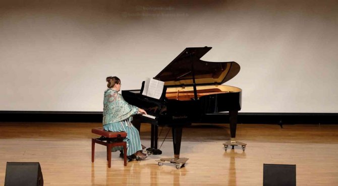 Bursa’da Türk Kadınına Uluslararası Bakış