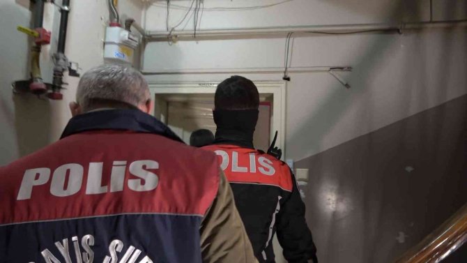 Bursa’da Masaj Salonlarına Polis Denetimi
