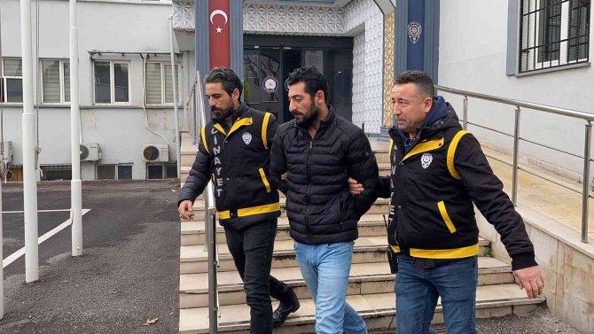 Bursa’da Çocukların Sesine Kızdı Komşunu Vurdu