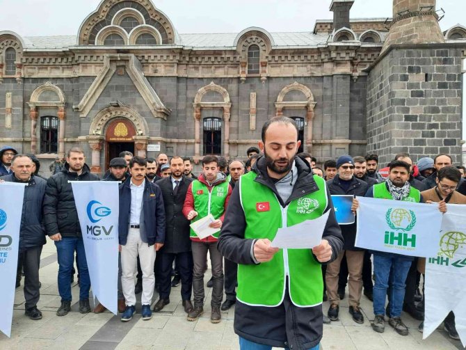 Çin’in Doğu Türkistan’daki Zulmü Kars’ta Protesto Edildi