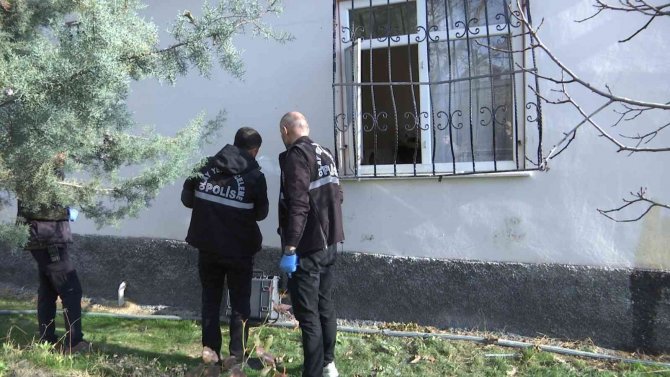 Hırsızlar Bu Evleri Mesken Tuttu: 3 Günde Bir Hırsızlığa Geliyorlar