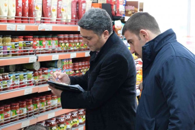 Erzincan’da Marketlerde Ürün Denetimi
