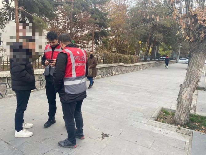 Erzincan’da Polis Ekipleri Tarafından Okul Çevrelerinde Denetimler Sürüyor