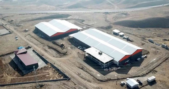 Büyükşehir Oltu’ya Fabrika Yapıyor