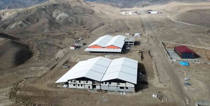 Büyükşehir Oltu’ya Fabrika Yapıyor