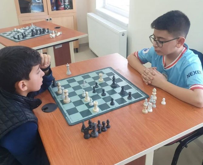 Hisarcık Atatürk İ̇lkokulu Öğrencilerine Satranç Kursu