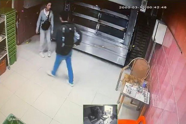 İ̇zmir’de Telefon Hırsızlığı Güvenlik Kamerasına Yansıdı