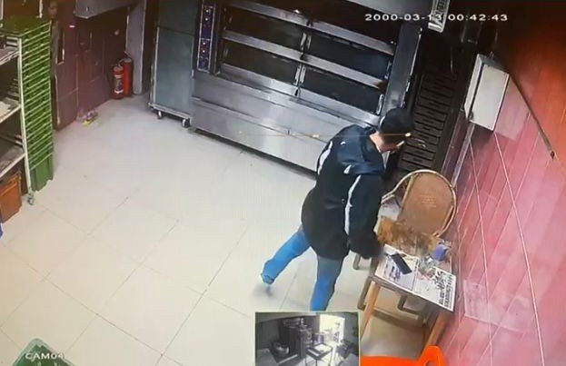 İ̇zmir’de Telefon Hırsızlığı Güvenlik Kamerasına Yansıdı