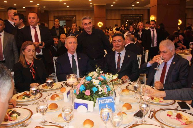 Kocaeli’de Dikkat Çeken Sünnet Düğünü, Siyasiler Akın Etti