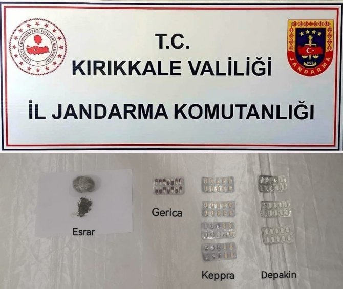 Otomobilin Akaryakıt Deposu Kapağından Uyuşturucu Çıktı