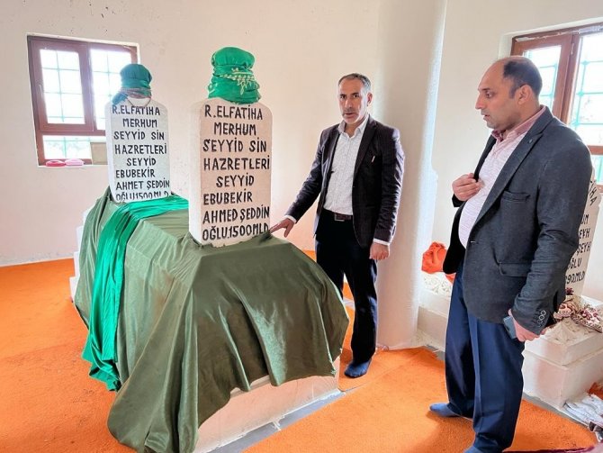 Ziyaretçi Akınına Uğrayan Türbedeki Düzenlemeye Köylülerden Şikayet